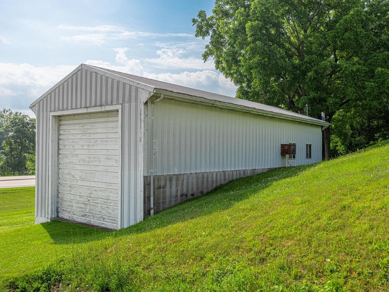 21569 State Route 16, Coshocton, OH 43812 Photo 8
