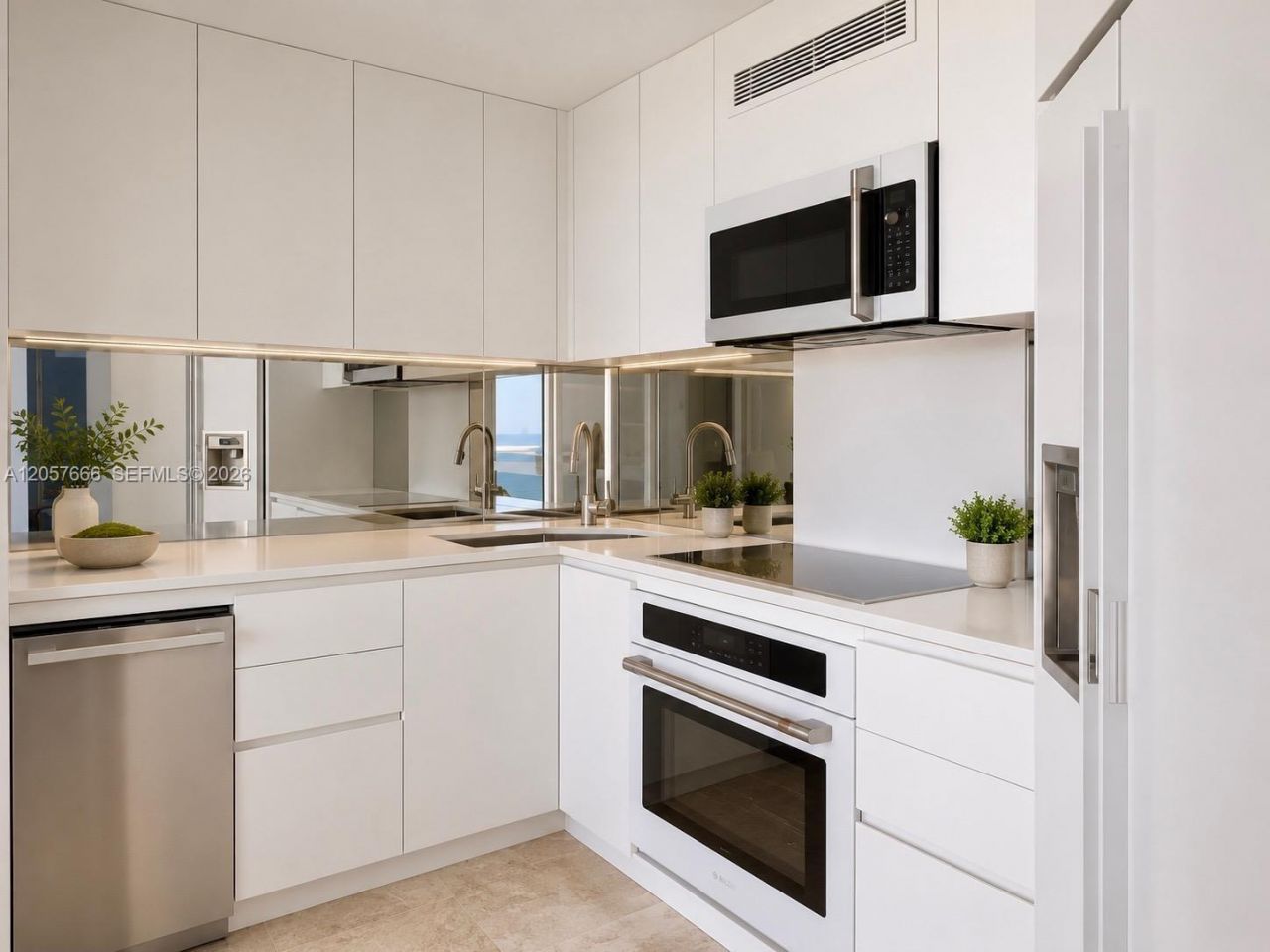 6301 Collins Ave, Unit 1504, Miami Beach, FL 33141 Photo