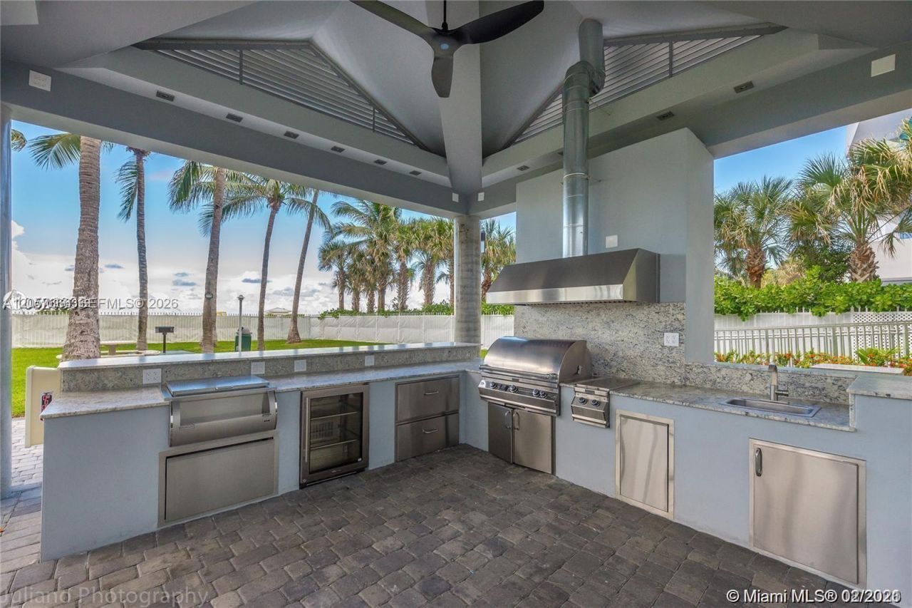 6301 Collins Ave, Unit 1504, Miami Beach, FL 33141 Photo