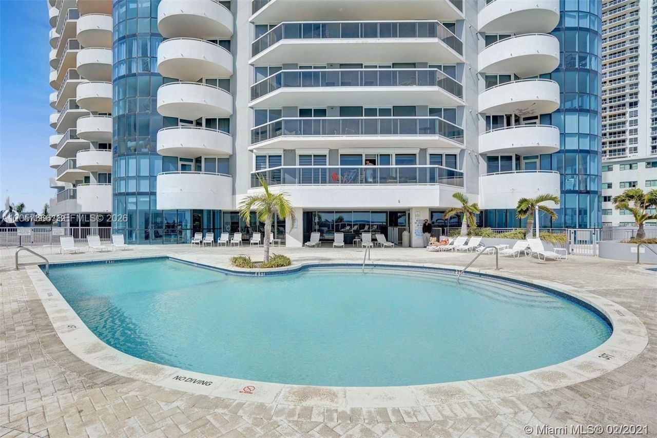 6301 Collins Ave, Unit 1504, Miami Beach, FL 33141 Photo