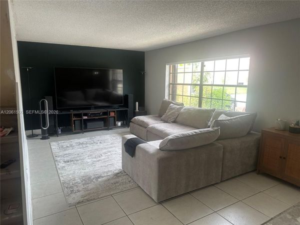 62 Spinning Wheel Ln , Tamarac, FL 33319