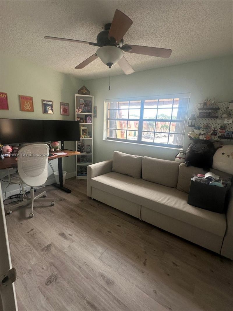 62 Spinning Wheel Ln, Tamarac, FL 33319 Photo