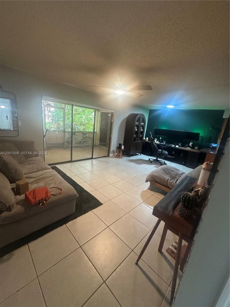 62 Spinning Wheel Ln, Tamarac, FL 33319 Photo