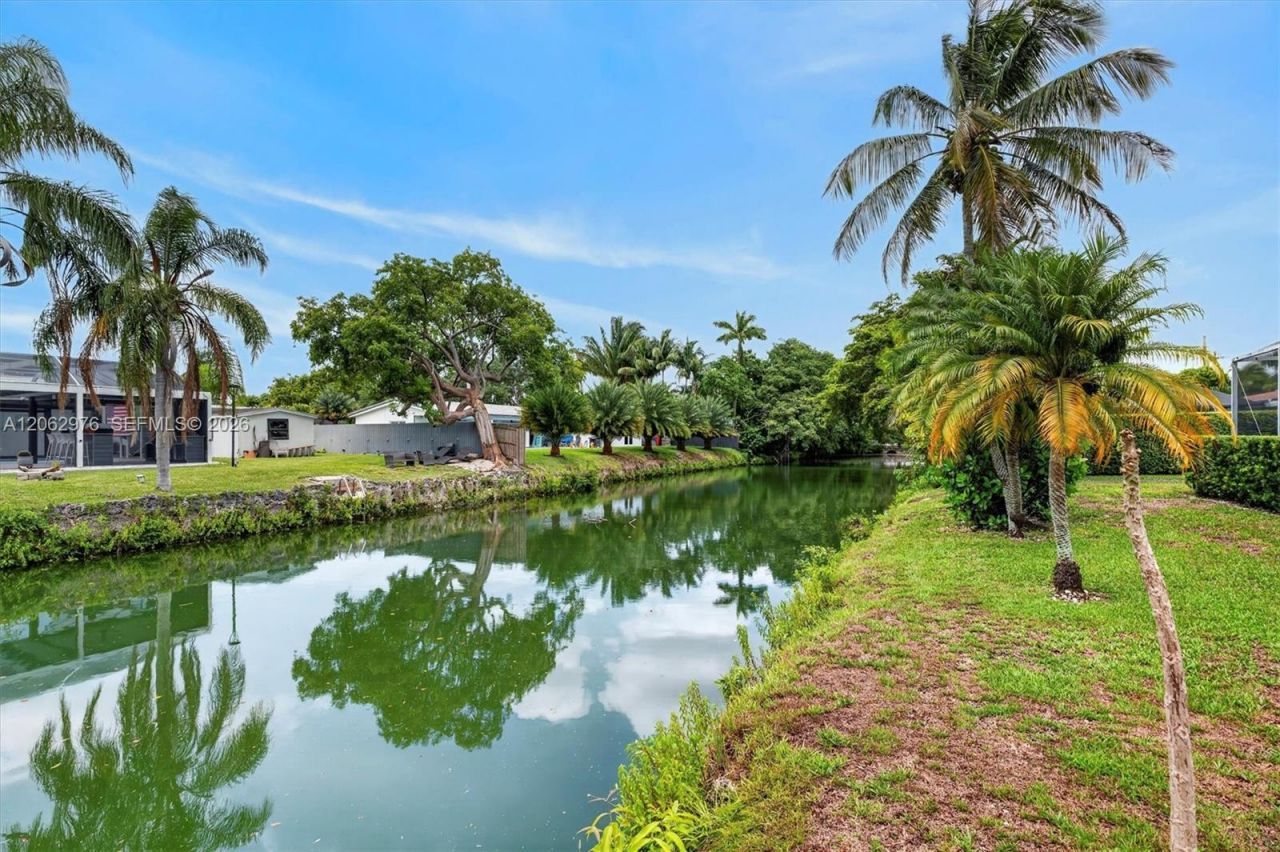 16840 SW 87th Ave, Palmetto Bay, FL 33157 Photo