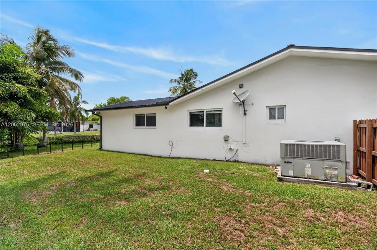 16840 SW 87th Ave, Palmetto Bay, FL 33157 Photo