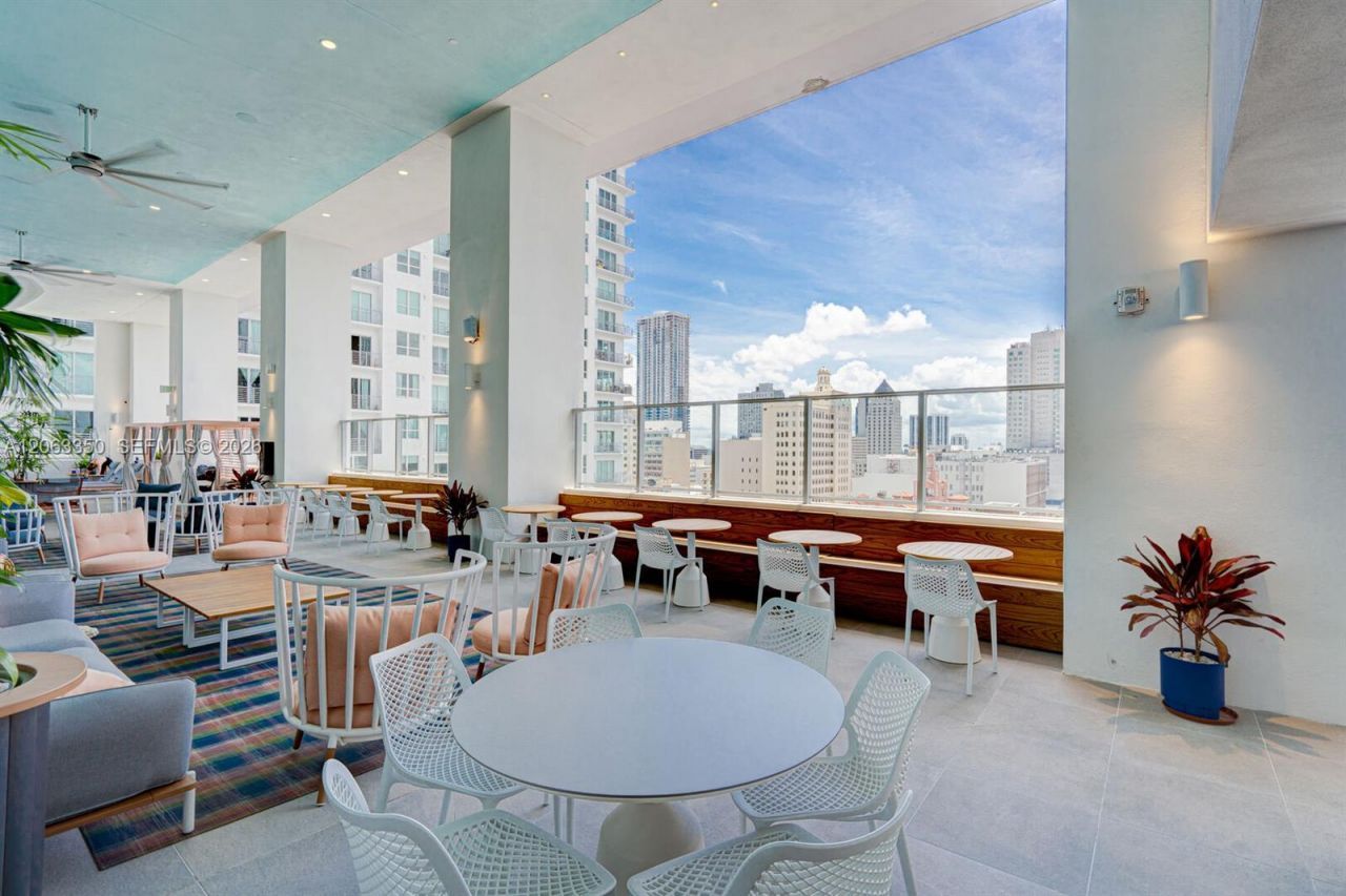 227 NE 2nd St, Unit 2500, Miami, FL 33132 Photo