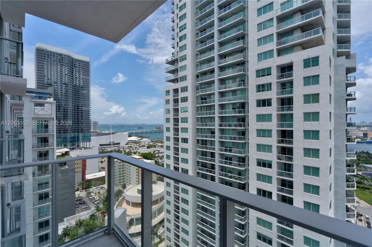 227 NE 2nd St, Unit 2500, Miami, FL 33132 Photo