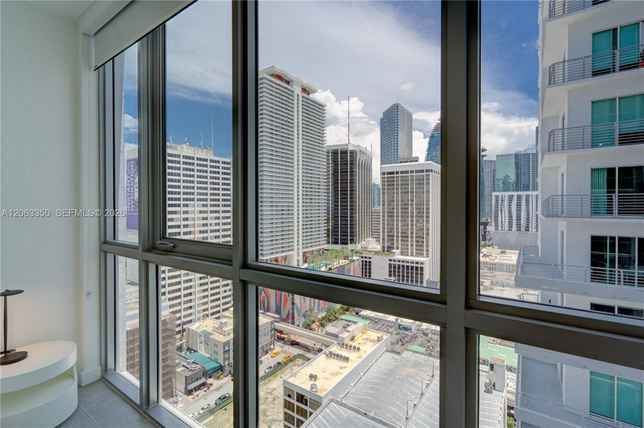 227 NE 2nd St, Unit 2500, Miami, FL 33132 Photo