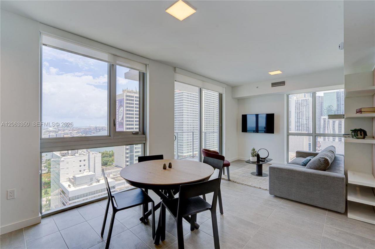 227 NE 2nd St, Unit 2500, Miami, FL 33132 Photo