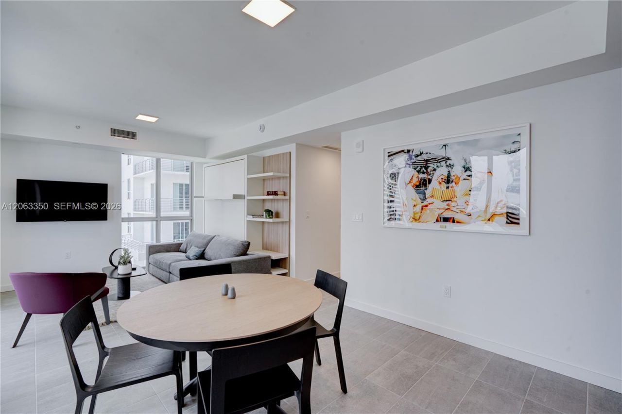 227 NE 2nd St, Unit 2500, Miami, FL 33132 Photo