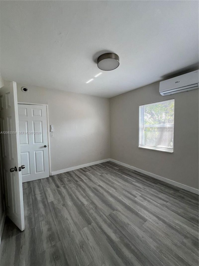 150 NE 59th St, Miami, FL 33137 Photo