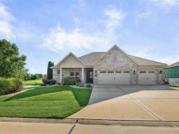 109 Waterfall Court , Glen Carbon, IL 62034