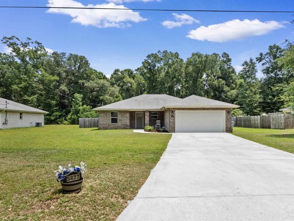 5622 Riviera Dr, Milton, FL 32583