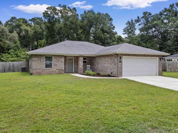 5622 Riviera Dr, Milton, FL 32583