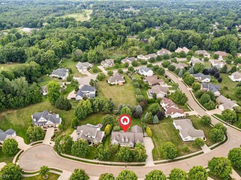 1829 Swanhurst Circle NE, North Canton, OH 44720 Photo 3