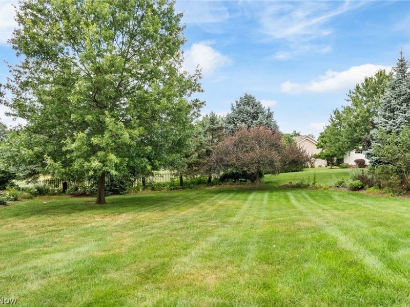 1829 Swanhurst Circle NE, North Canton, OH 44720 Photo 30