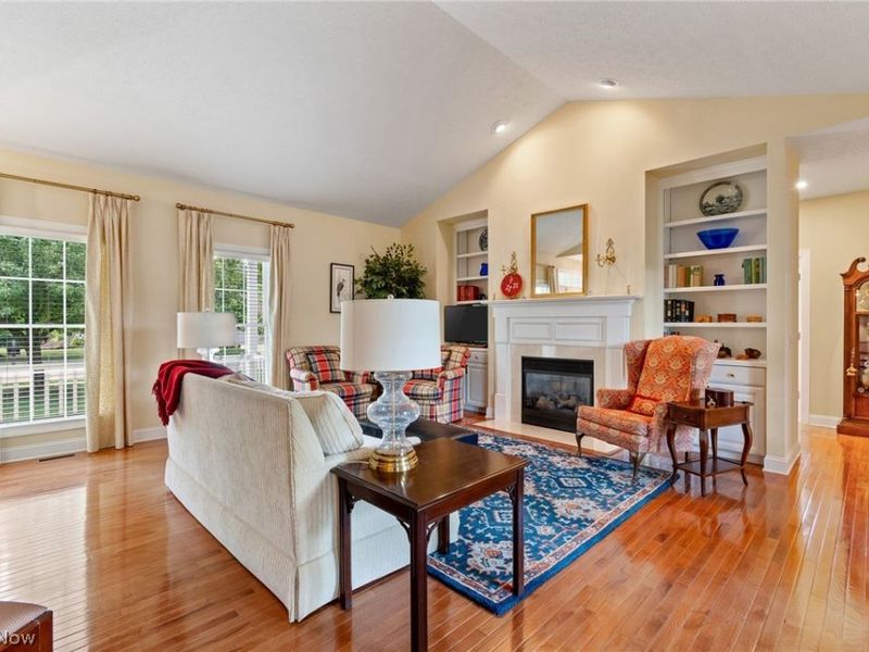 1829 Swanhurst Circle NE, North Canton, OH 44720 Photo 5