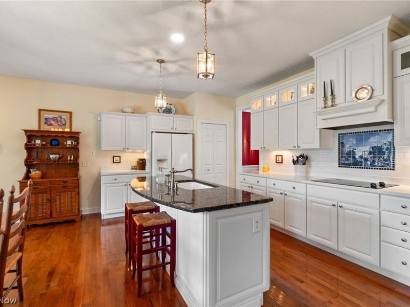 1829 Swanhurst Circle NE, North Canton, OH 44720 Photo 9