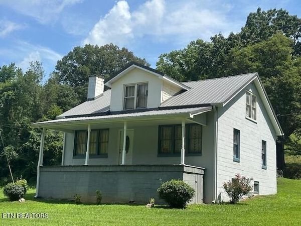 863 Giles Hollow Rd, Rose Hill, VA 24281