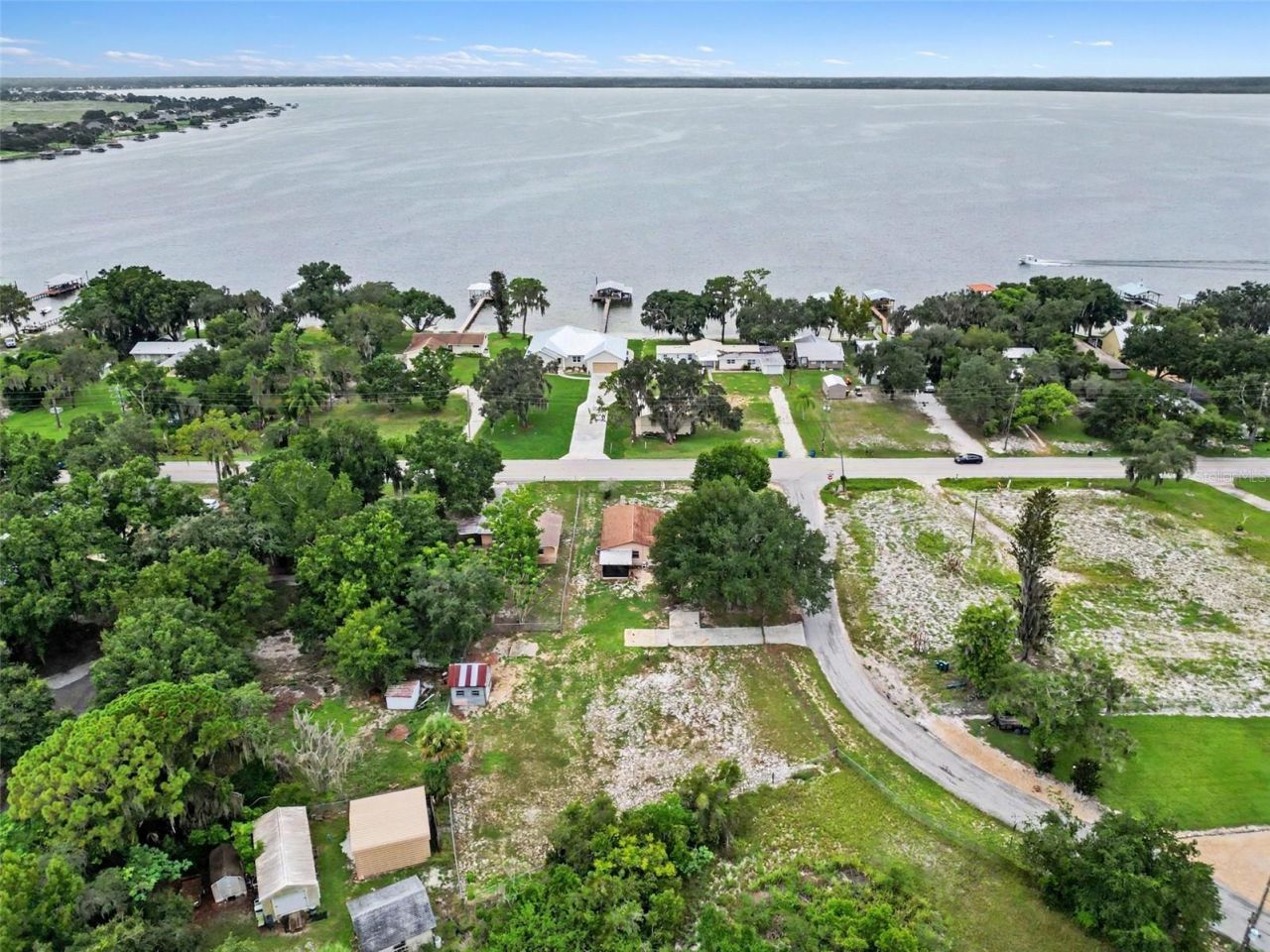 415 Lake June Road, Lake Placid, FL 33852 Photo