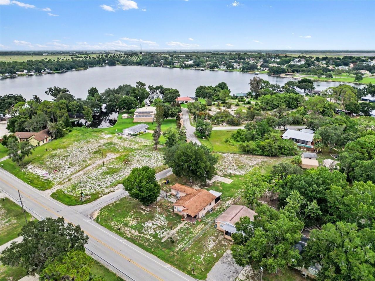 415 Lake June Road, Lake Placid, FL 33852 Photo