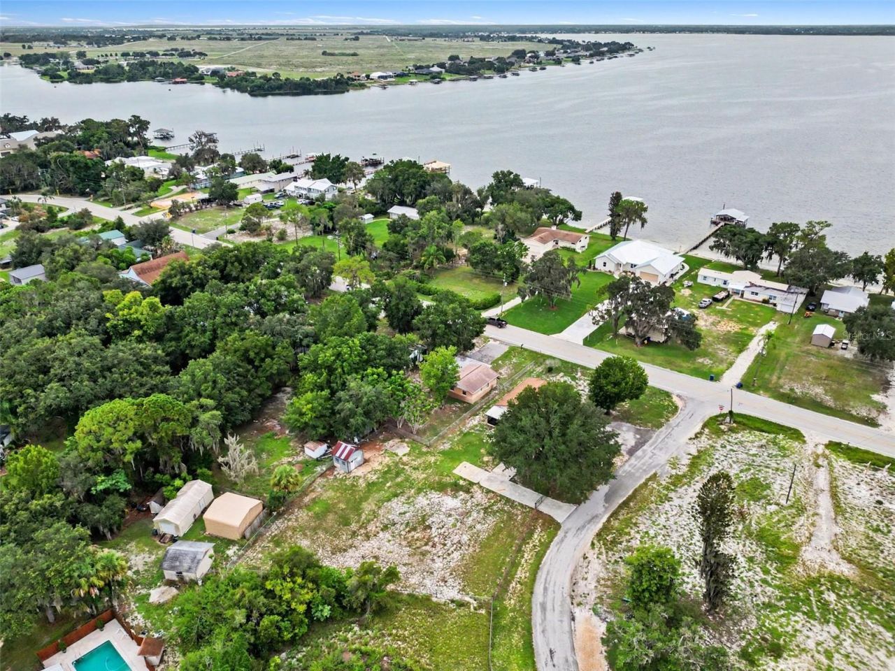 415 Lake June Road, Lake Placid, FL 33852 Photo