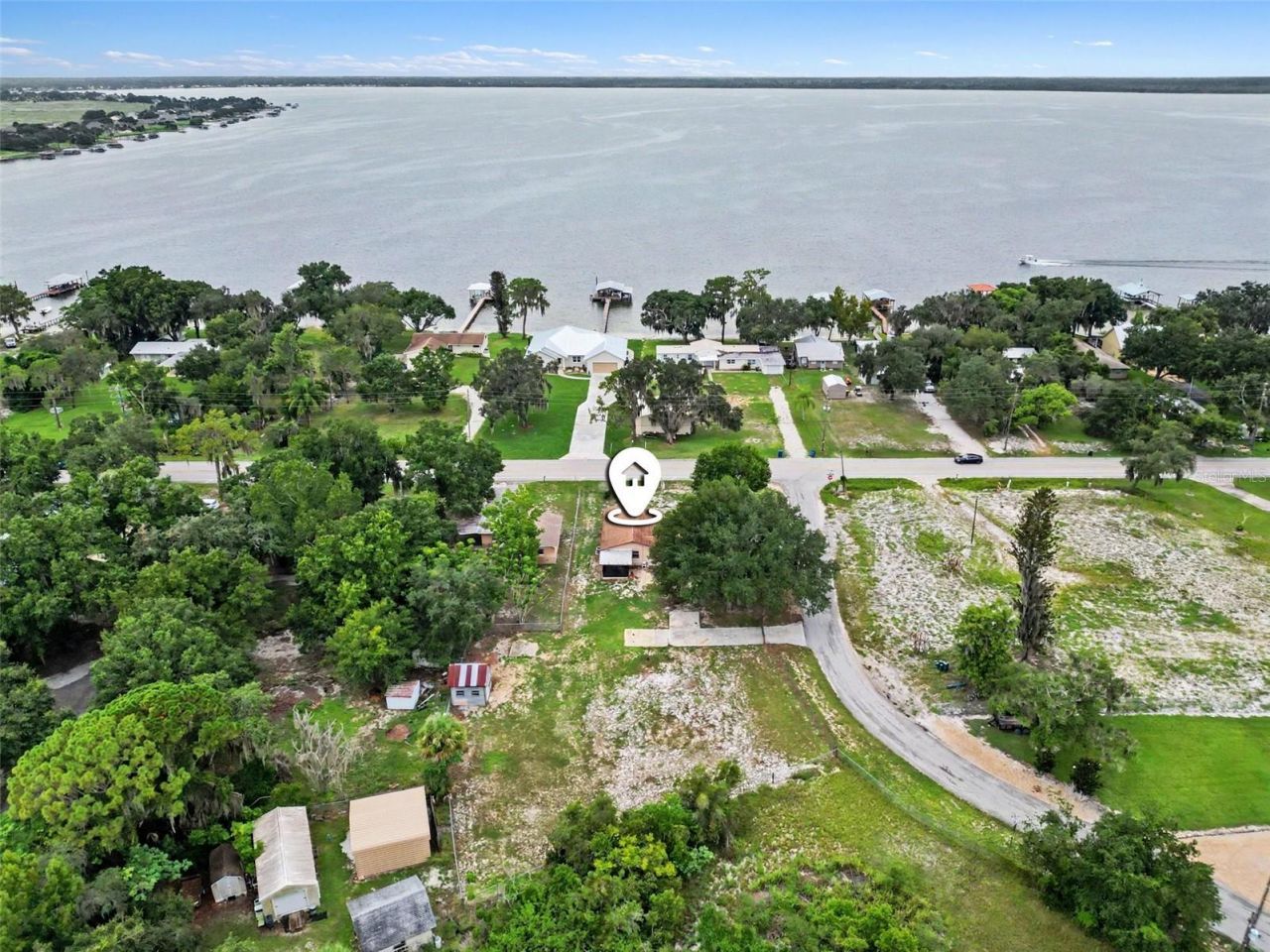 415 Lake June Road, Lake Placid, FL 33852 Photo