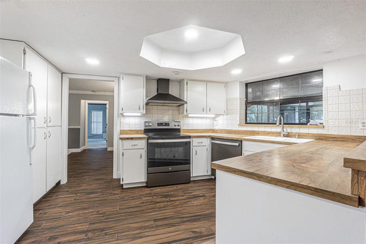 9217 Kingsridge Drive, Temple Terrace, FL 33637 Photo