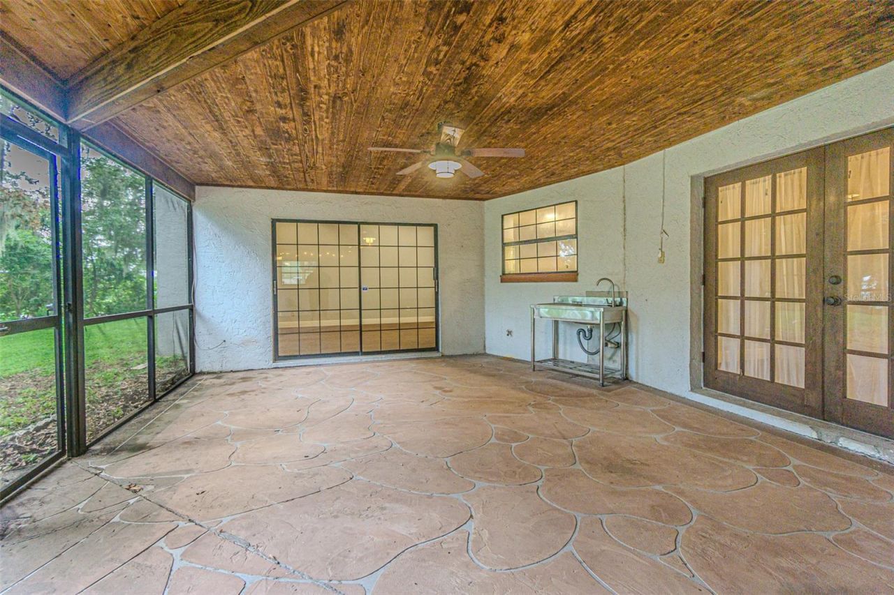 9217 Kingsridge Drive, Temple Terrace, FL 33637 Photo