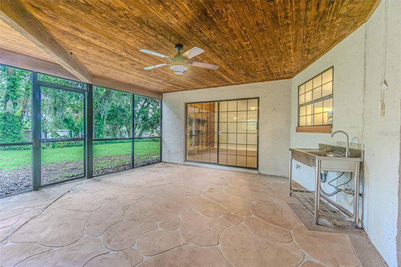 9217 Kingsridge Drive, Temple Terrace, FL 33637 Photo