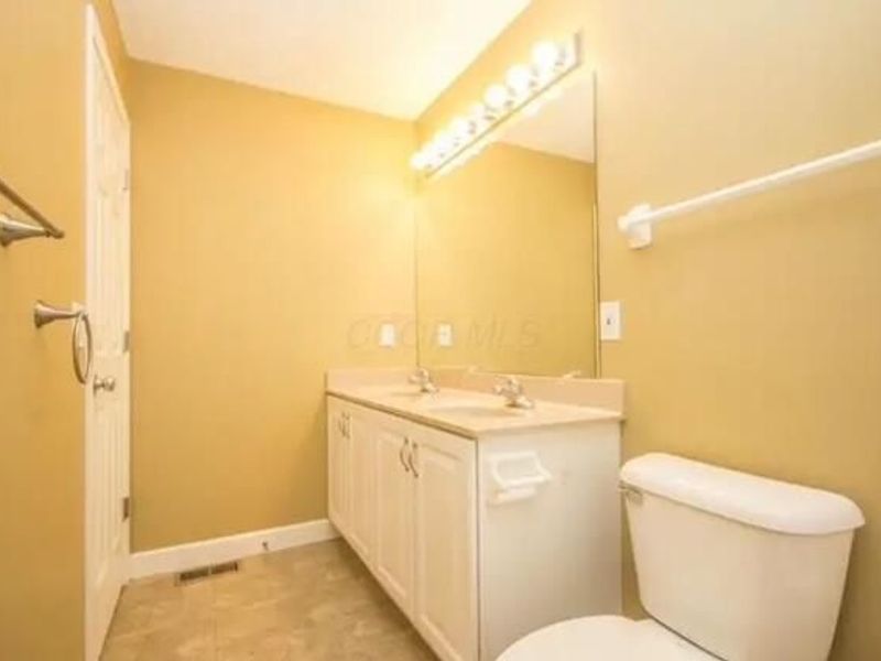 1134 Bergenia Drive, Reynoldsburg, OH 43068 Photo 9
