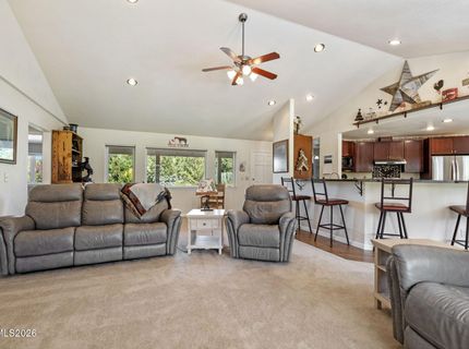 285 Kitts Way, Reno, NV 89521 Photo
