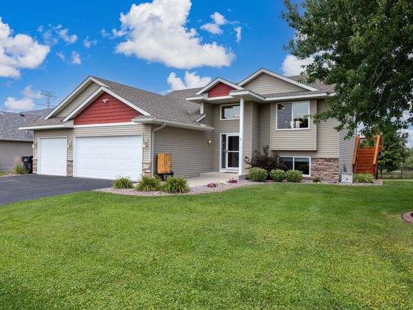 279 Kiso Avenue , Shakopee, MN 55379