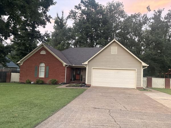 1004 Primrose Cv., Corinth, MS 38834