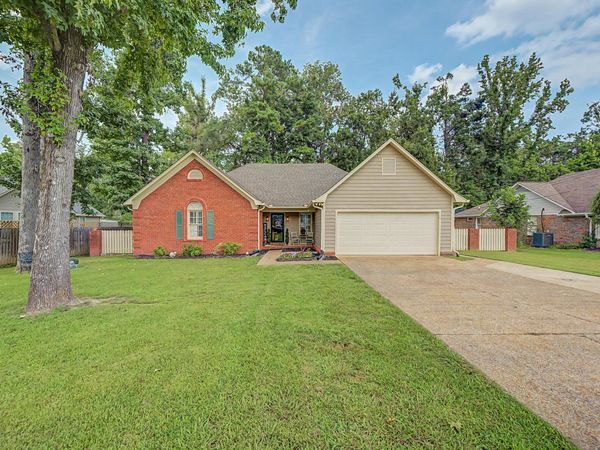 1004 Primrose Cv., Corinth, MS 38834