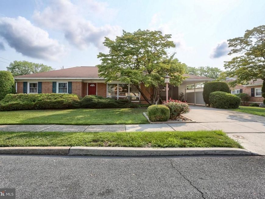 612 Latshmere Drive W, Harrisburg, PA 17109 Main Photo