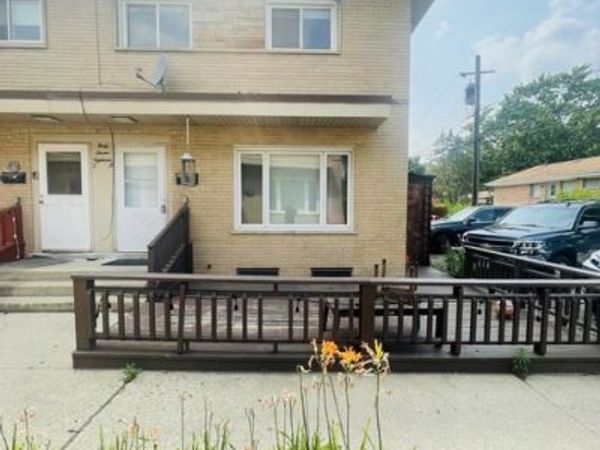 4718 Church Street , Unit D, Skokie, IL 60076