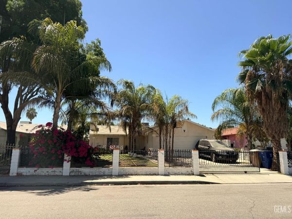 403 El Fuerte , Bakersfield, CA 93307