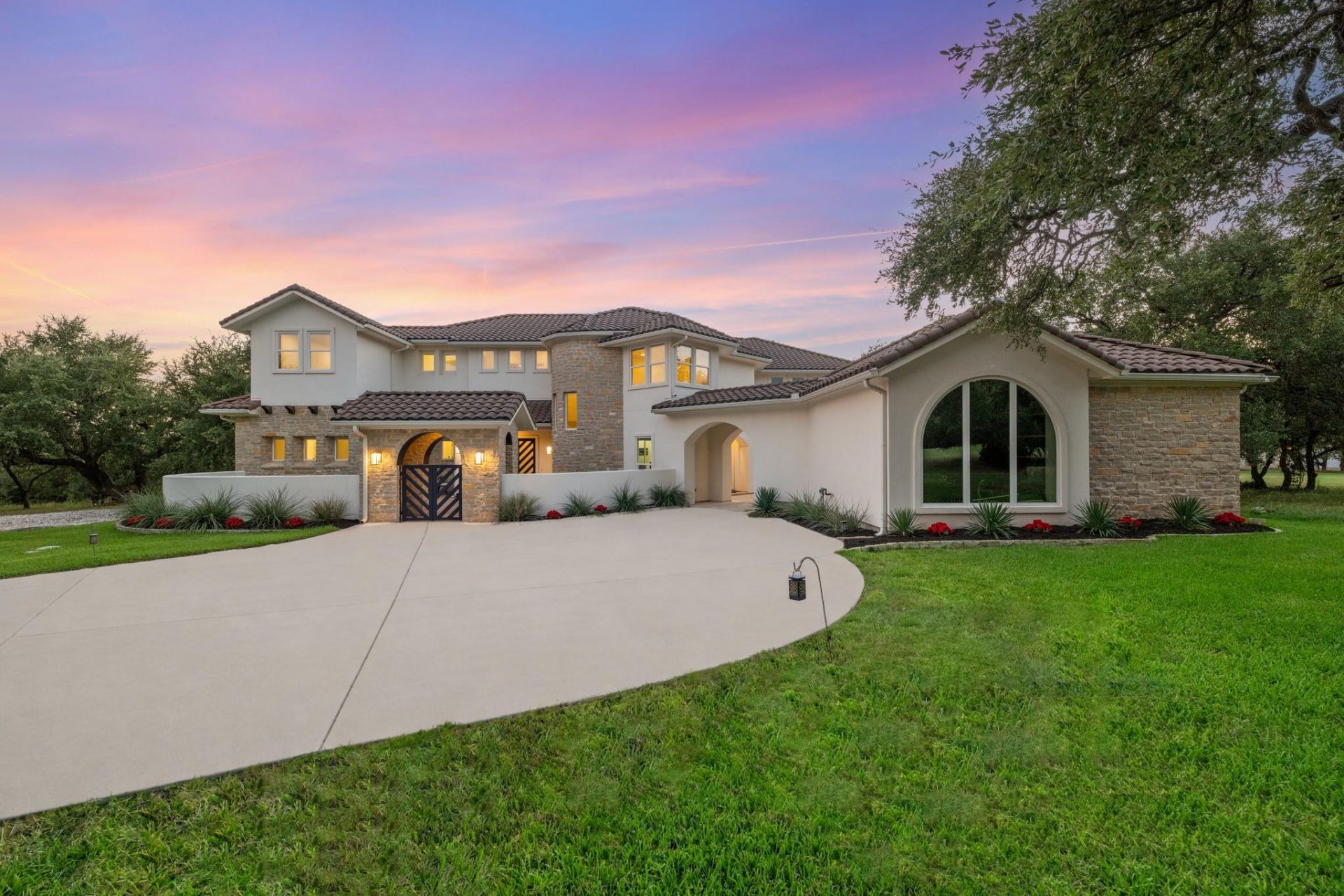 2070 Mayfield Dr, Round Rock, TX 78681 Main Photo
