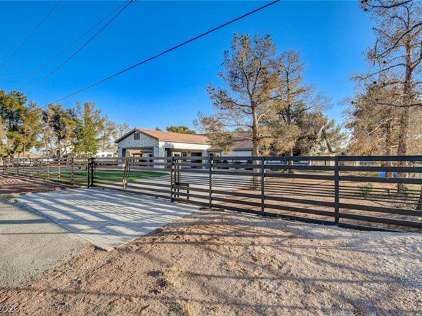 5353 Dorrell Lane , Las Vegas, NV 89131