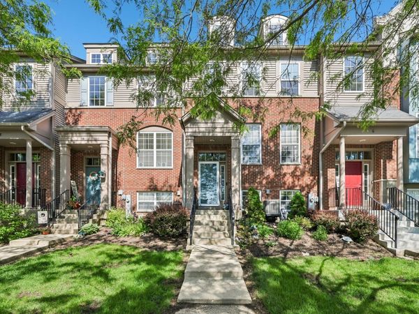 10 Thomas Court , Grayslake, IL 60030