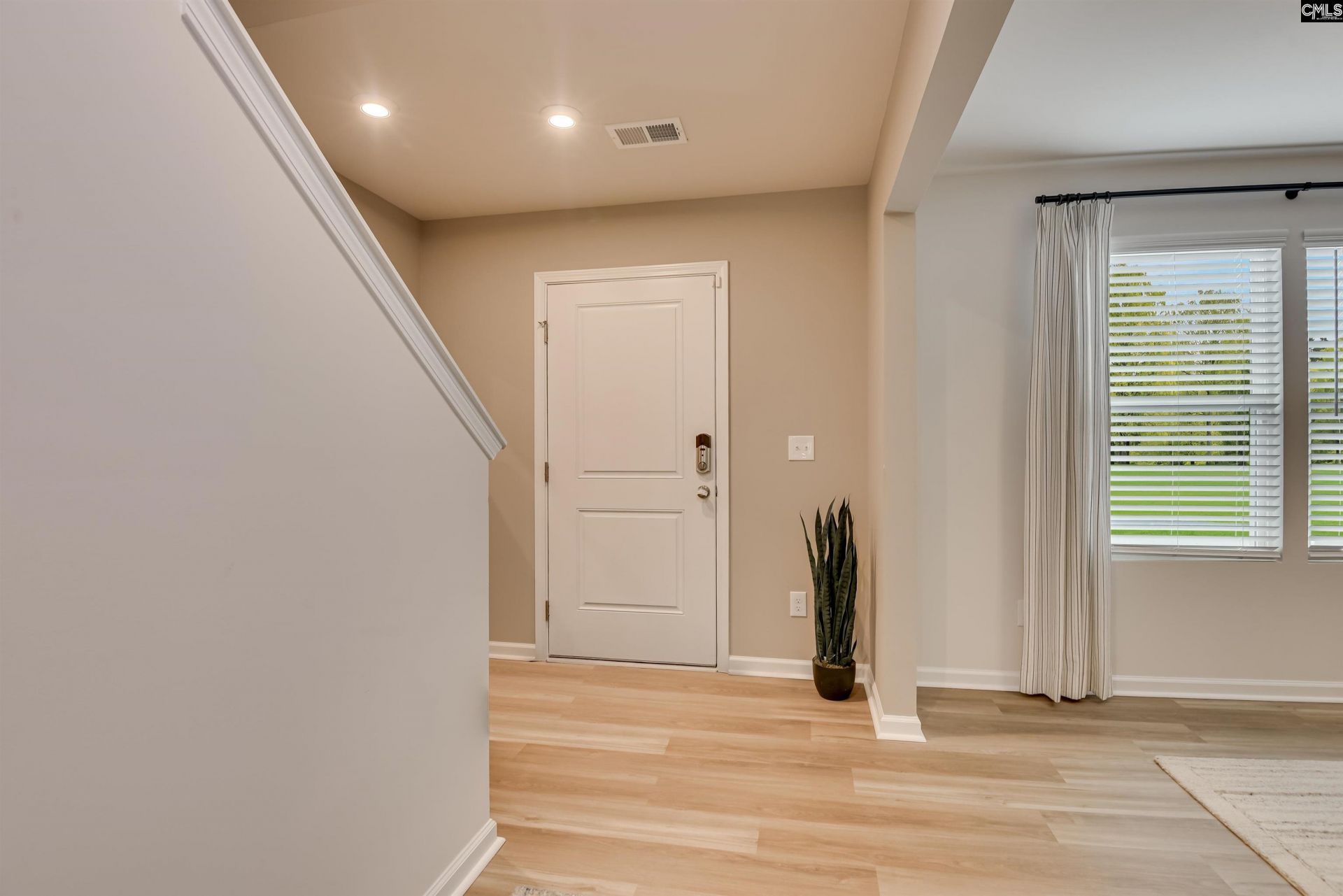 234 Kingfield Drive  Photo 4