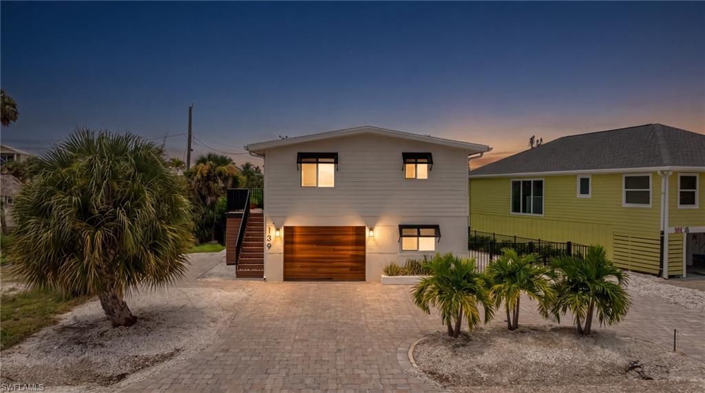139 Coconut Dr, Fort Myers Beach, FL 33931 Photo