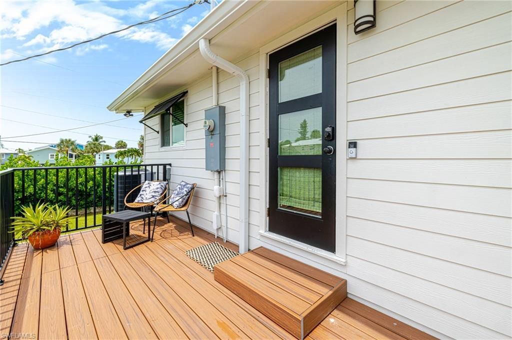 139 Coconut Dr, Fort Myers Beach, FL 33931 Photo