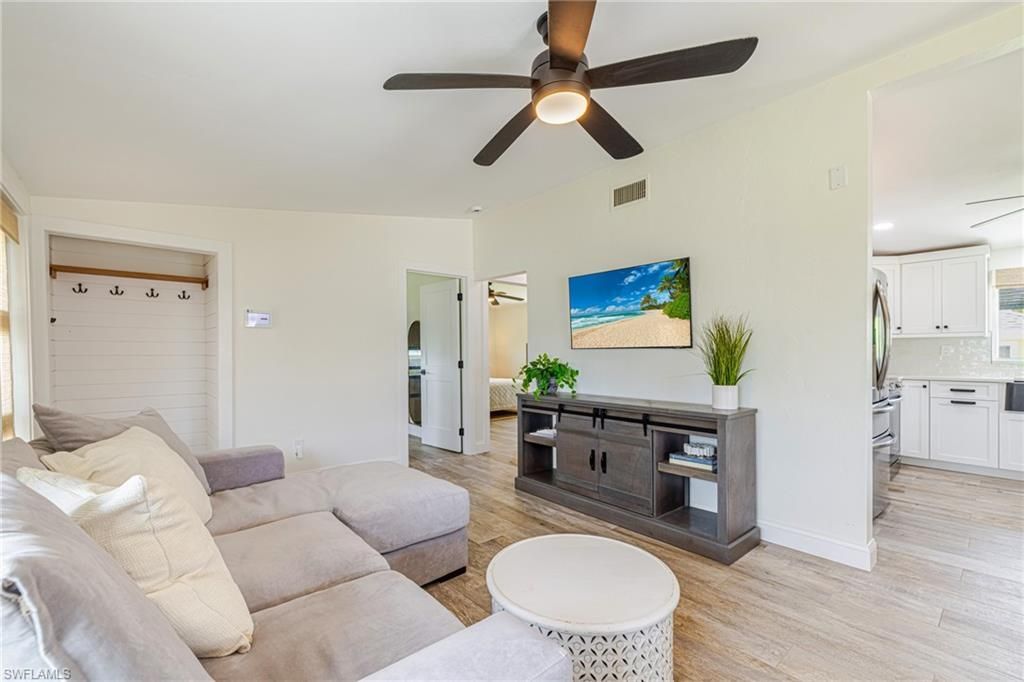139 Coconut Dr, Fort Myers Beach, FL 33931 Photo