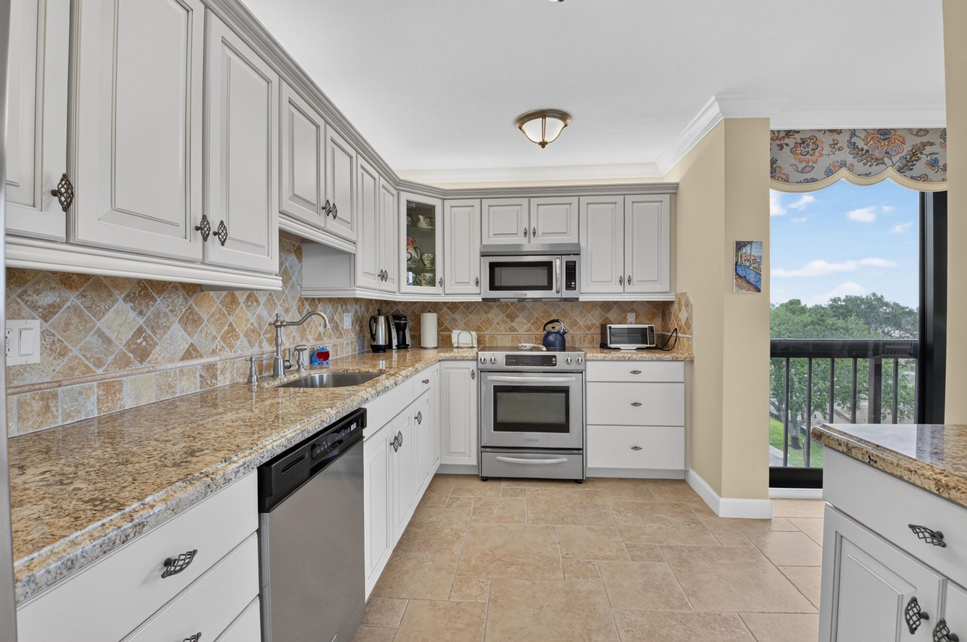 1761 SE Bridgewood Drive, Boca Raton, FL 33434 Photo