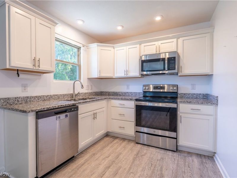 159 Keywood Boulevard, Lagrange, OH 44050 Photo 9
