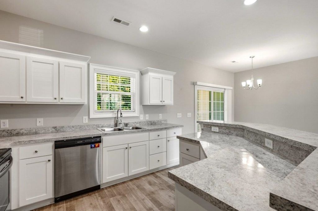 160 Baylee Circle  Photo 10