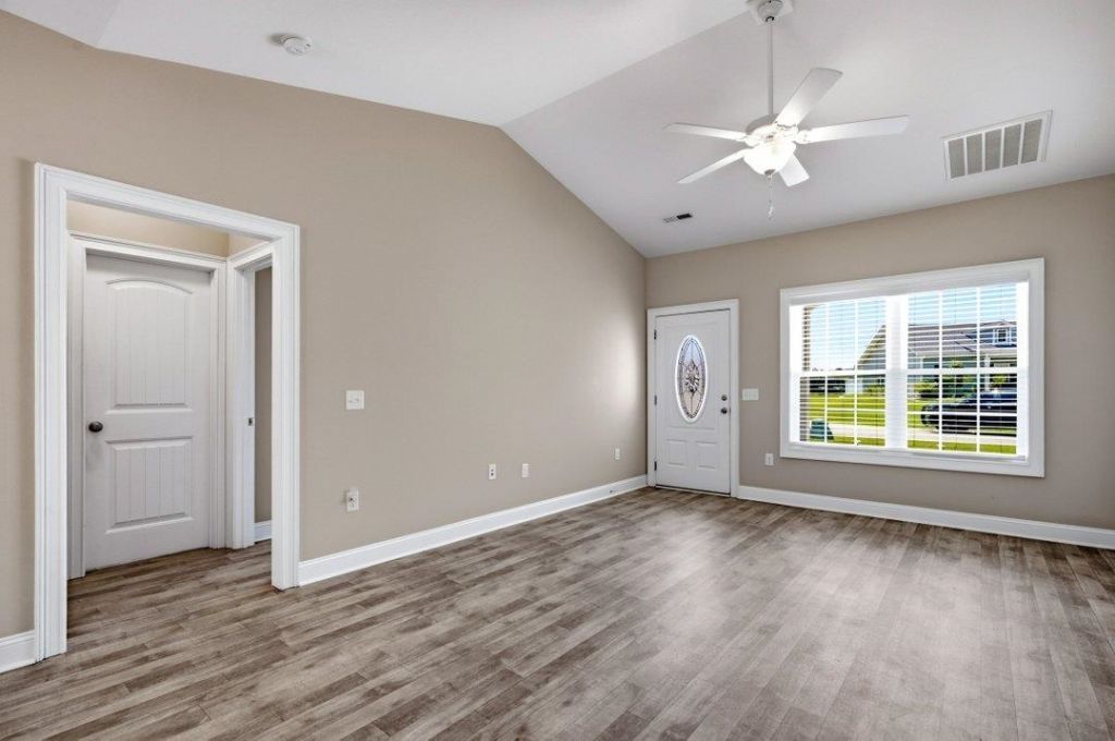 160 Baylee Circle  Photo 4