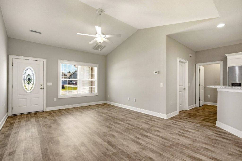 160 Baylee Circle  Photo 5